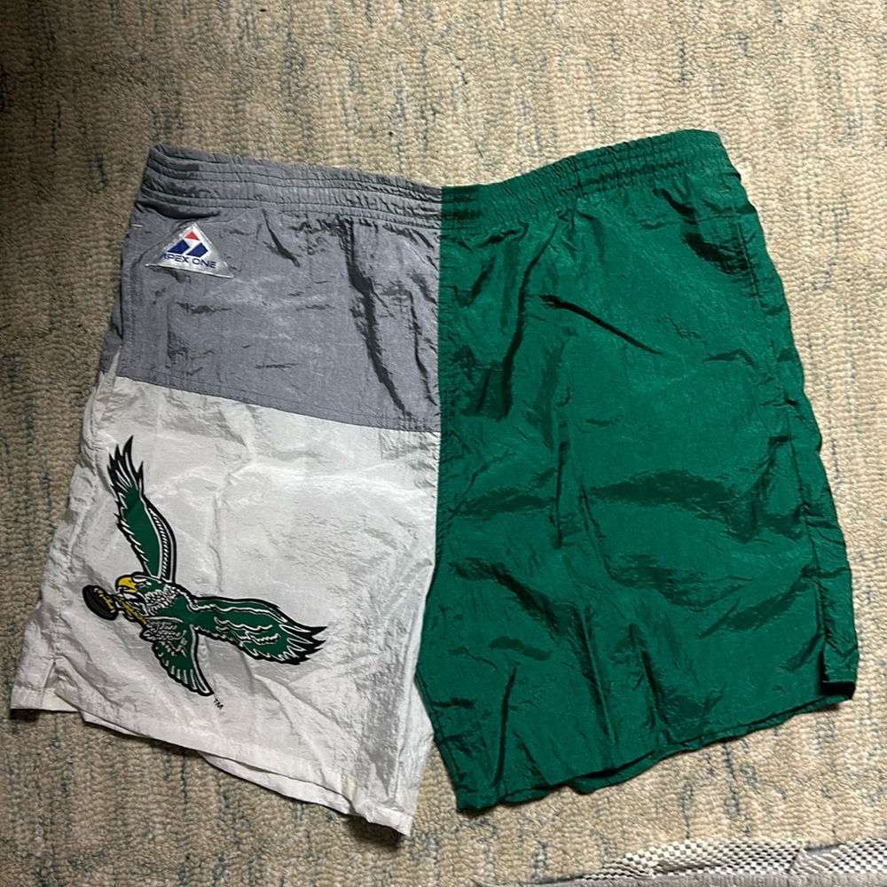 Vintage Philadelphia Eagles Kelly Green Apex One NFL size large men’s shorts